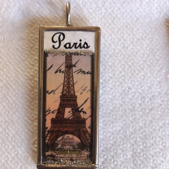 Set of 4 pendants for jewelry making 2 of the Eiffel tower of Paris and 2 crowns - Picture 12 of 14